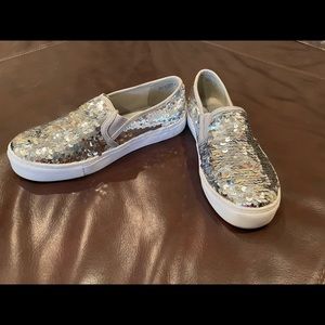 Dirty laundry silver sequin shoes size 6